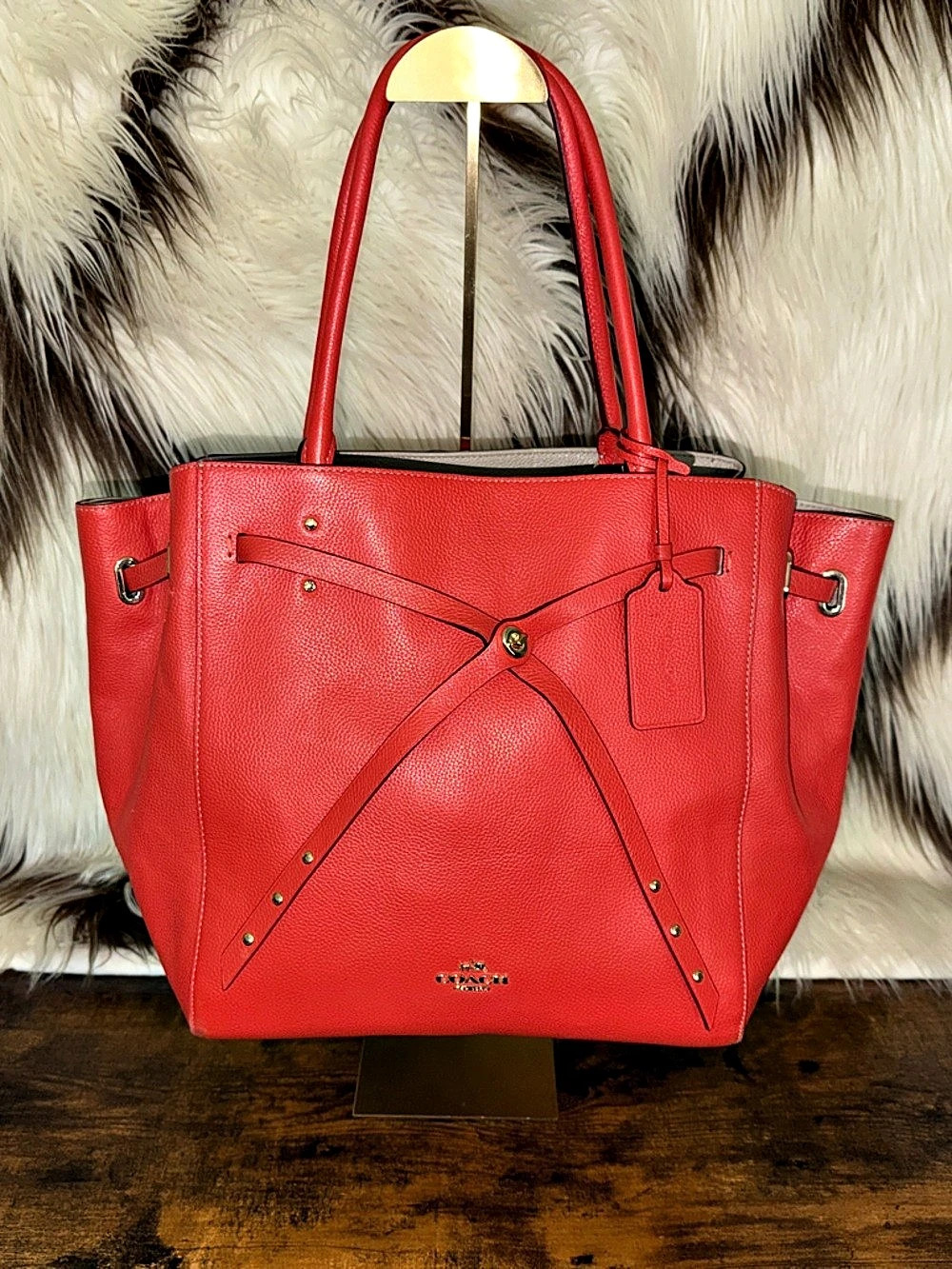 Coach
(sunset orange) Leather Tote